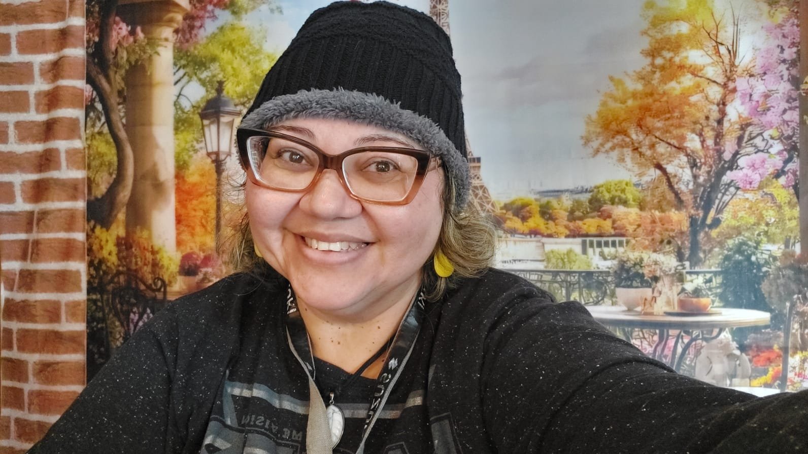 Eu estava patinando nas minhas vendas online, achando que vídeo não era para mim. Mas o Método VLT mudou tudo! Em poucas semanas, meus vídeos começaram a gerar engajamento real e, o melhor de tudo, conversões. A qualidade da edição e as estratégias que eles usam são incríveis. Minha vida profissional deu um salto gigantesco, e hoje vejo o vídeo como meu principal motor de crescimento. Não só recomendo, como digo: é um investimento que se paga muito rápido!